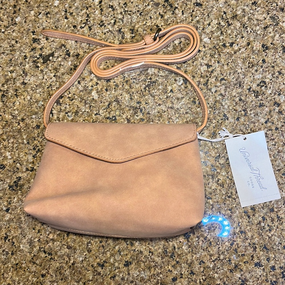 Universal Thread Tan Crossbody Bag Purse Handbag Adjustable Strap